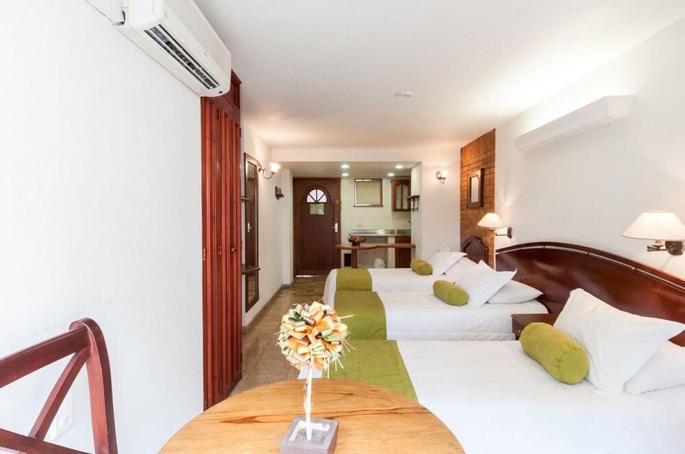Hotel Cabo De La Vela Medellin Exterior photo